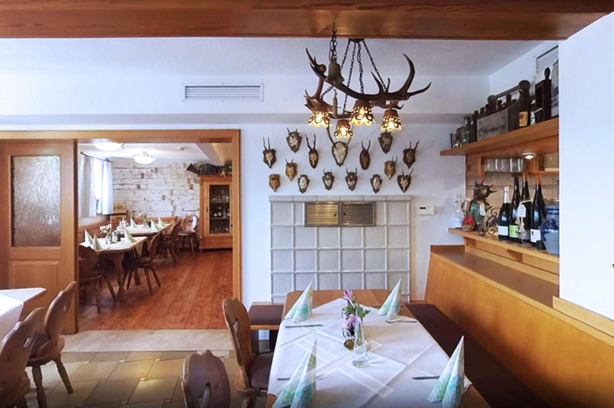 Obereisenheim Gasthof Zum Schiff מראה חיצוני תמונה